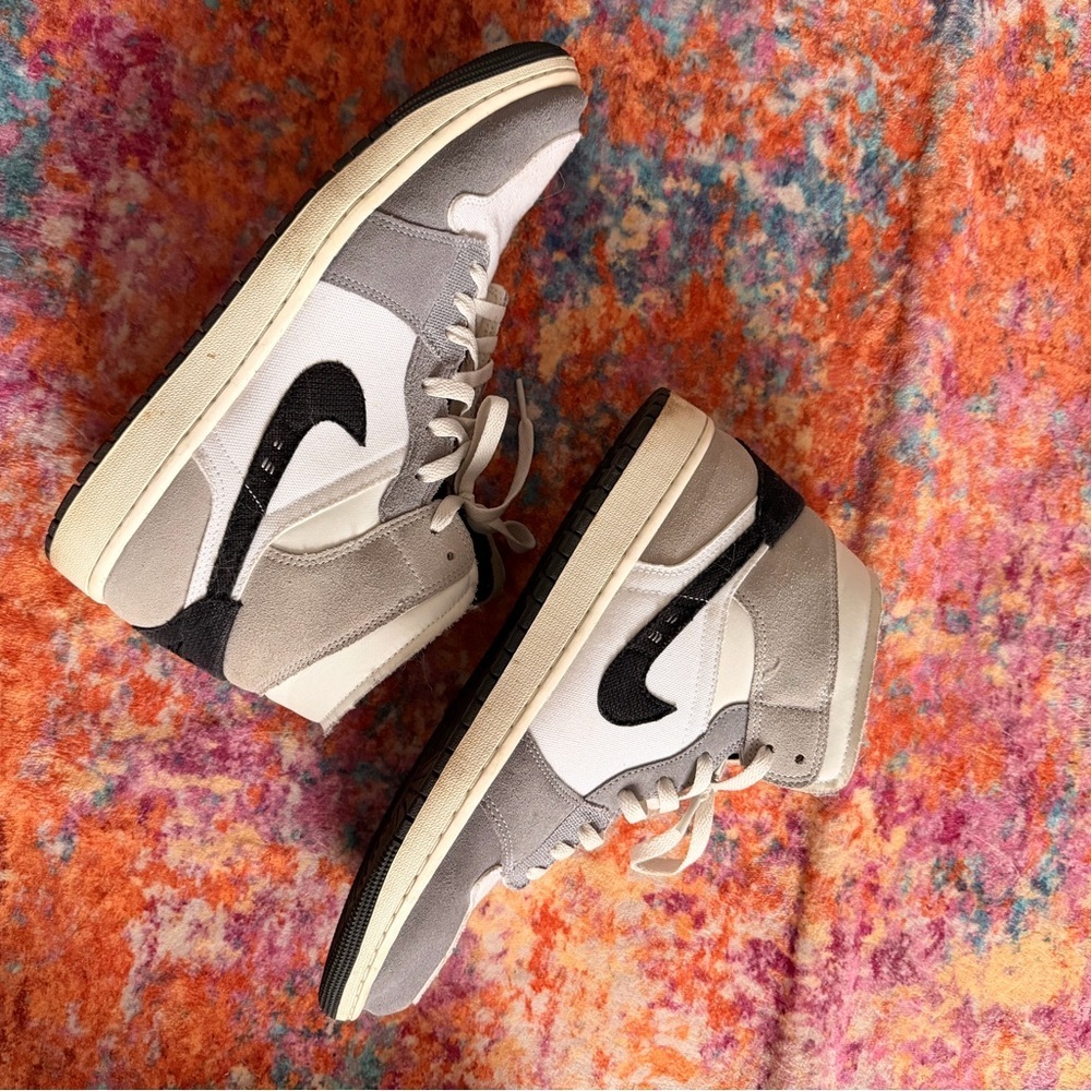 Air Jordan 1 Mid SE Craft. DZ4136-002